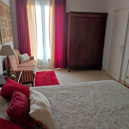 Comfort Beach House Nazare Bagian luar foto