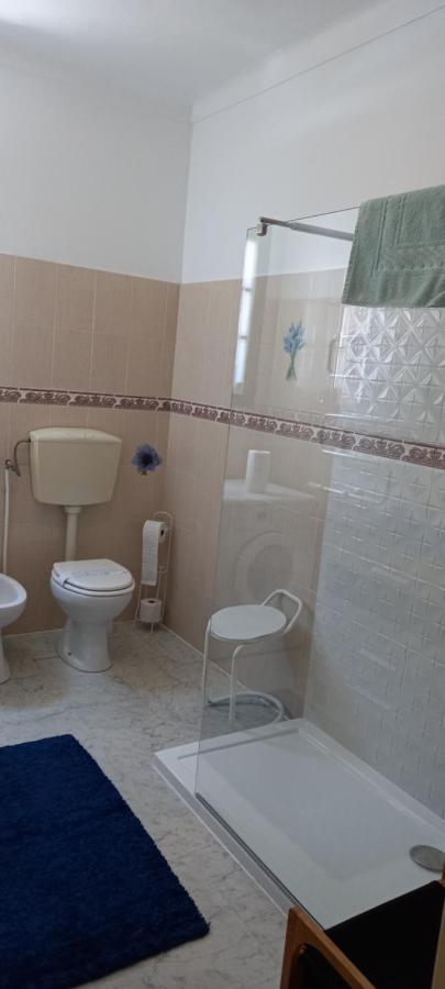 Comfort Beach House Nazare Bagian luar foto