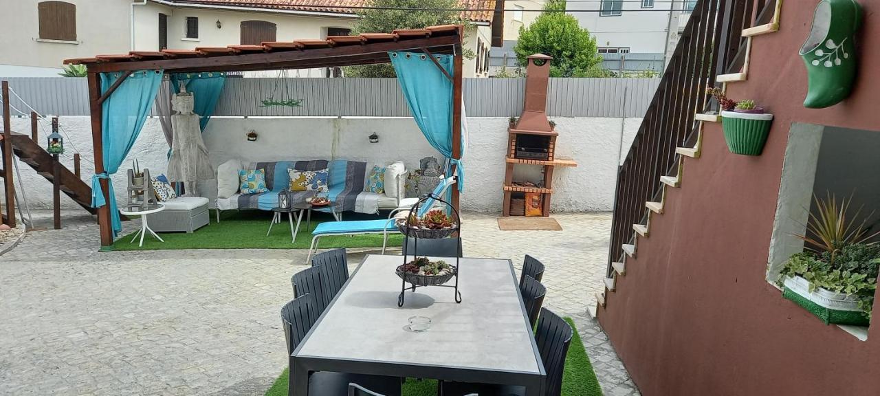 Comfort Beach House Nazare Bagian luar foto