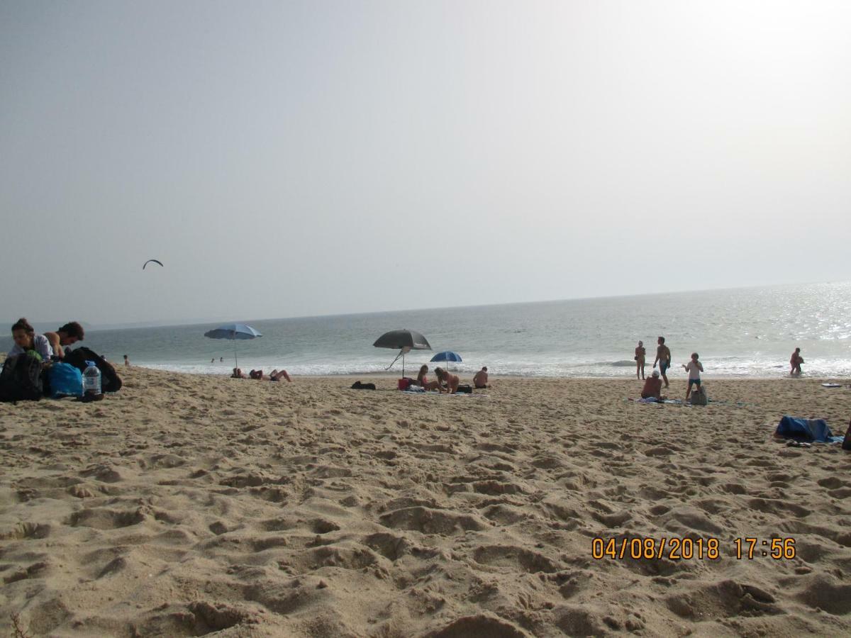 Comfort Beach House Nazare Bagian luar foto