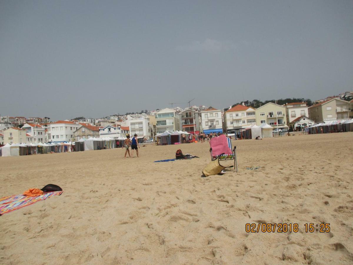 Comfort Beach House Nazare Bagian luar foto