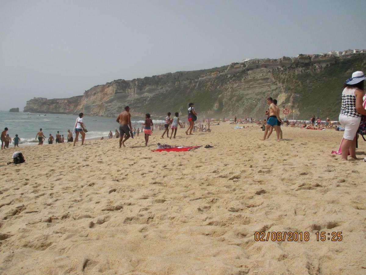 Comfort Beach House Nazare Bagian luar foto